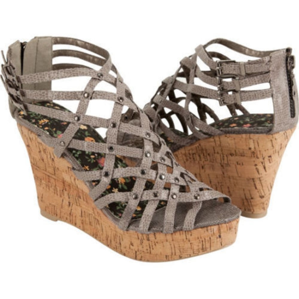 Charles Albert Strappy Studded Cage Women's Sandal